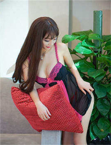 《挠脚心视频-美女丝足》