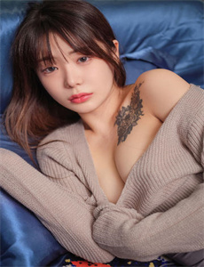 《美女脱一光二净照片-21天荒野求生不打马赛克》