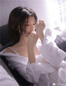 《YY6080理论片在线电影-已婚妇女去按摩HD中字》