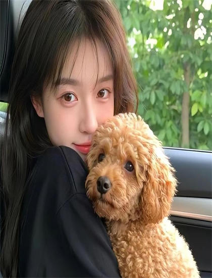 《假装我是美羽小姐》电影与电视剧比较：媒介差异与叙事特点